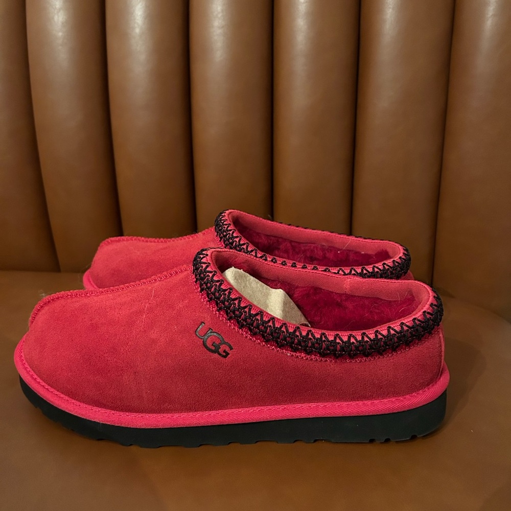 NWT Men’s Red Ugg Tasman Slippers - Size 10